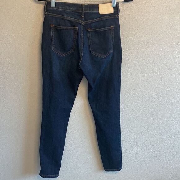 EVERLANE- highest rise skinny jean- Dark Wash- ankle length- Size 26 - Picture 4 of 7